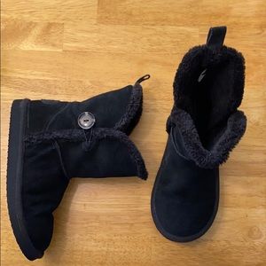 Black Fuzzy American Eagle Booties